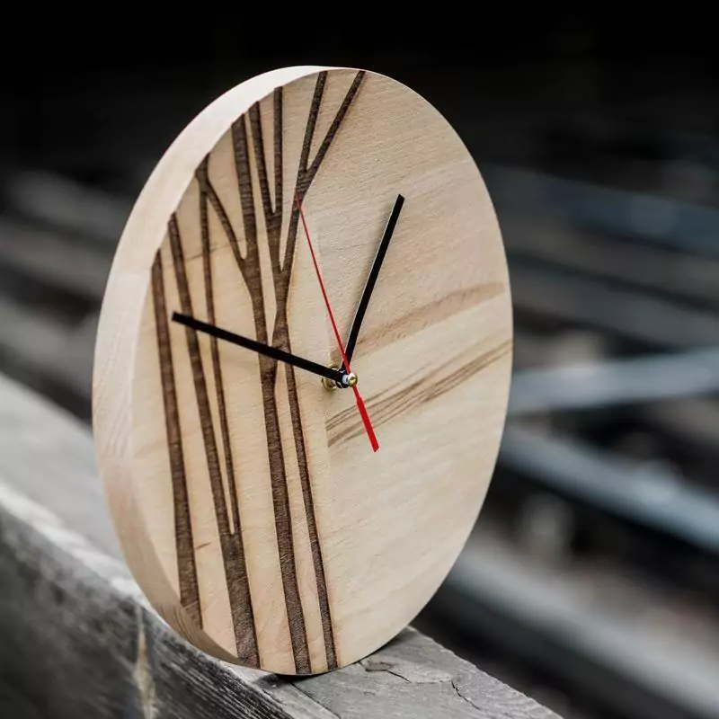 plate-clock-wood-white